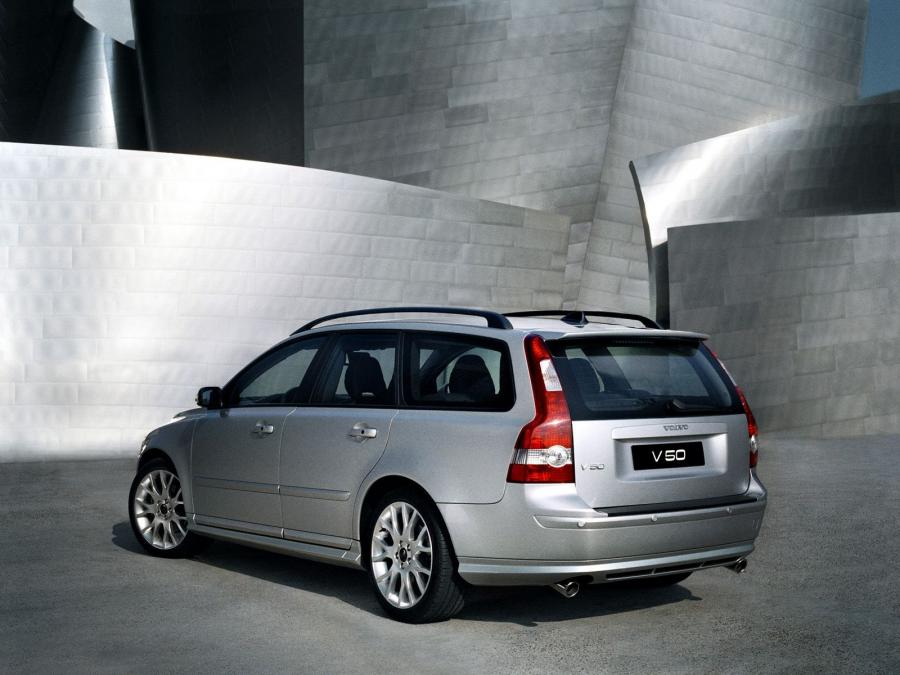  Volvo V50 T5 2005 года  (фото 2 из 13)